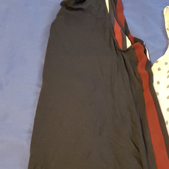 Blouses - Picture 7 of 8